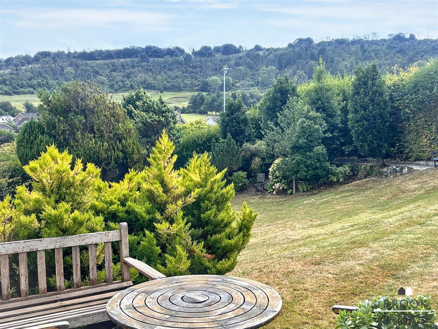 4 Bedroom Chalet - Detached. Pashley Road in Eastbourne,  27